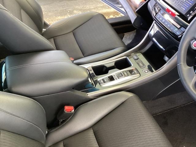 アコードハイブリッド ＥＸ　純正メモリーナビ　パワーシート　ＥＴＣ　バックモニター　Ｐシート　Ｐセンサー　サイドカーテンエアバック　サイドモニター　記録簿　ナビＴＶ　ＬＥＤヘッド　フルセグテレビ　ＤＶＤ再生可能　スマキー　ＵＳＢ（41枚目）