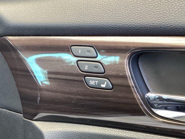 アコードハイブリッド ＥＸ　純正メモリーナビ　パワーシート　ＥＴＣ　バックモニター　Ｐシート　Ｐセンサー　サイドカーテンエアバック　サイドモニター　記録簿　ナビＴＶ　ＬＥＤヘッド　フルセグテレビ　ＤＶＤ再生可能　スマキー　ＵＳＢ（50枚目）