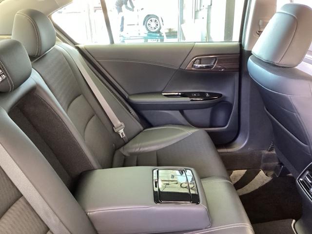 アコードハイブリッド ＥＸ　純正メモリーナビ　パワーシート　ＥＴＣ　バックモニター　Ｐシート　Ｐセンサー　サイドカーテンエアバック　サイドモニター　記録簿　ナビＴＶ　ＬＥＤヘッド　フルセグテレビ　ＤＶＤ再生可能　スマキー　ＵＳＢ（59枚目）