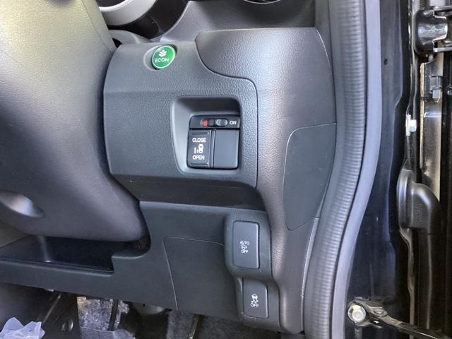 Ｎ－ＢＯＸカスタム Ｇ・Ｌパッケージ　メモリーナビ　ドラレコ　ＥＴＣ　リアカメラ　アイドリングストップ車　ナビ・ＴＶ　スマキ－　地デジＴＶ　パワーウィンドウ　片側電動両側スライドドア　盗難防止システム　オートエアコン　パワステ　整備記録簿（16枚目）