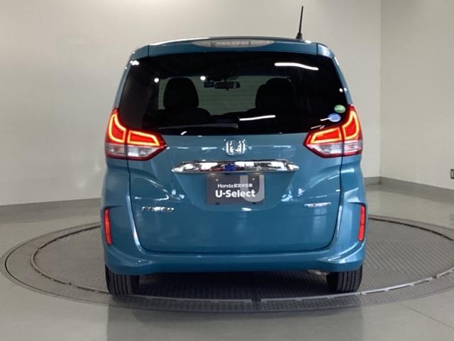 フリードハイブリッド ハイブリッド・Ｇホンダセンシング　メモリーナビ　リアカメラ　ＥＴＣ　軽減ブレーキ　キーフリーシステム　記録簿　ＤＶＤ再生可能　サイドカーテンエアバック　ＥＣＯＮ　後カメラ　Ａクルーズ　地デジフルセグＴＶ　ＬＥＤヘッドランプ　横滑防止（10枚目）