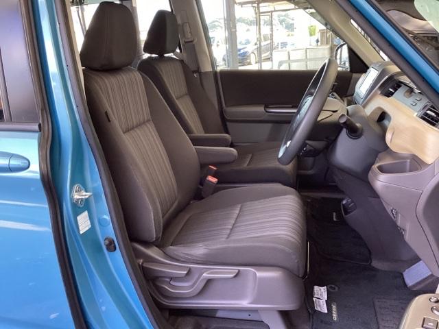 フリードハイブリッド ハイブリッド・Ｇホンダセンシング　メモリーナビ　リアカメラ　ＥＴＣ　軽減ブレーキ　キーフリーシステム　記録簿　ＤＶＤ再生可能　サイドカーテンエアバック　ＥＣＯＮ　後カメラ　Ａクルーズ　地デジフルセグＴＶ　ＬＥＤヘッドランプ　横滑防止（16枚目）