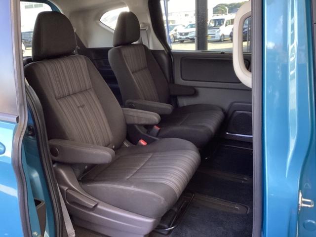 フリードハイブリッド ハイブリッド・Ｇホンダセンシング　メモリーナビ　リアカメラ　ＥＴＣ　軽減ブレーキ　キーフリーシステム　記録簿　ＤＶＤ再生可能　サイドカーテンエアバック　ＥＣＯＮ　後カメラ　Ａクルーズ　地デジフルセグＴＶ　ＬＥＤヘッドランプ　横滑防止（17枚目）