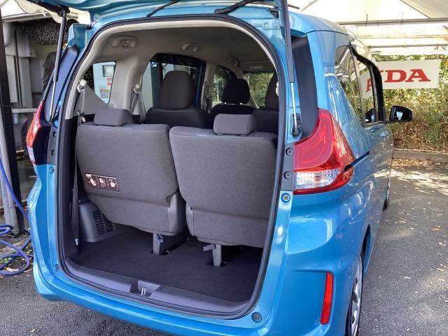 フリードハイブリッド ハイブリッド・Ｇホンダセンシング　メモリーナビ　リアカメラ　ＥＴＣ　軽減ブレーキ　キーフリーシステム　記録簿　ＤＶＤ再生可能　サイドカーテンエアバック　ＥＣＯＮ　後カメラ　Ａクルーズ　地デジフルセグＴＶ　ＬＥＤヘッドランプ　横滑防止（18枚目）