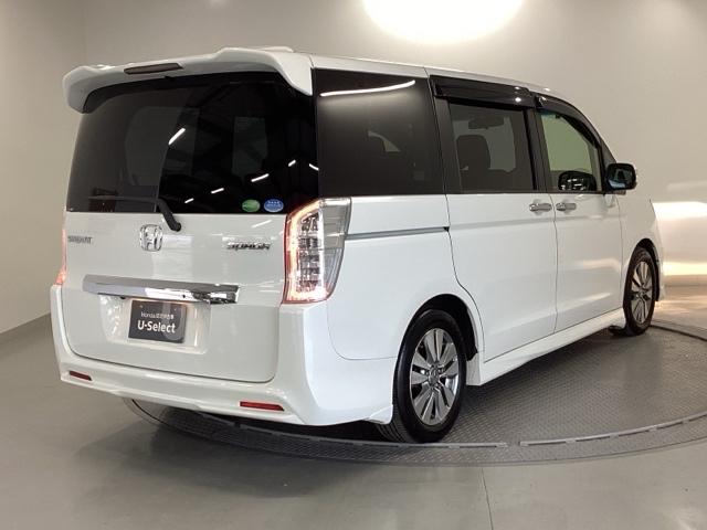 ステップワゴンスパーダ Ｚ　ナビ　フルセグ　リアカメラ　横滑防止　エアロ　イモビ　スマキー　地デジＴＶ　バックモニタ－　３列シ－ト　キーフリー　パワーウィンド　ＥＴＣ付　エアコン　運転席助手席エアバック　エアバック　ＡＢＳ　ＰＳ（8枚目）