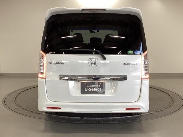 ステップワゴンスパーダ Ｚ　ナビ　フルセグ　リアカメラ　横滑防止　エアロ　イモビ　スマキー　地デジＴＶ　バックモニタ－　３列シ－ト　キーフリー　パワーウィンド　ＥＴＣ付　エアコン　運転席助手席エアバック　エアバック　ＡＢＳ　ＰＳ（9枚目）