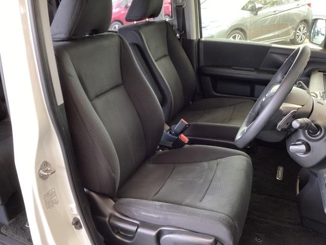 ステップワゴンスパーダ Ｚ　ナビ　フルセグ　リアカメラ　横滑防止　エアロ　イモビ　スマキー　地デジＴＶ　バックモニタ－　３列シ－ト　キーフリー　パワーウィンド　ＥＴＣ付　エアコン　運転席助手席エアバック　エアバック　ＡＢＳ　ＰＳ（19枚目）