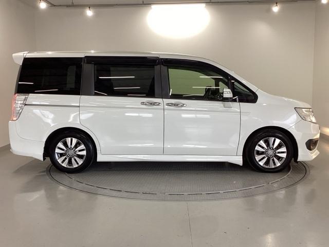 ステップワゴンスパーダ Ｚ　ナビ　フルセグ　リアカメラ　横滑防止　エアロ　イモビ　スマキー　地デジＴＶ　バックモニタ－　３列シ－ト　キーフリー　パワーウィンド　ＥＴＣ付　エアコン　運転席助手席エアバック　エアバック　ＡＢＳ　ＰＳ（31枚目）