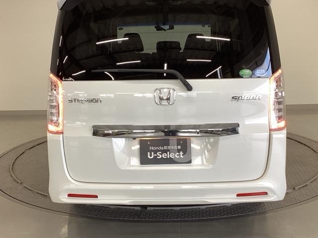 ステップワゴンスパーダ Ｚ　ナビ　フルセグ　リアカメラ　横滑防止　エアロ　イモビ　スマキー　地デジＴＶ　バックモニタ－　３列シ－ト　キーフリー　パワーウィンド　ＥＴＣ付　エアコン　運転席助手席エアバック　エアバック　ＡＢＳ　ＰＳ（33枚目）