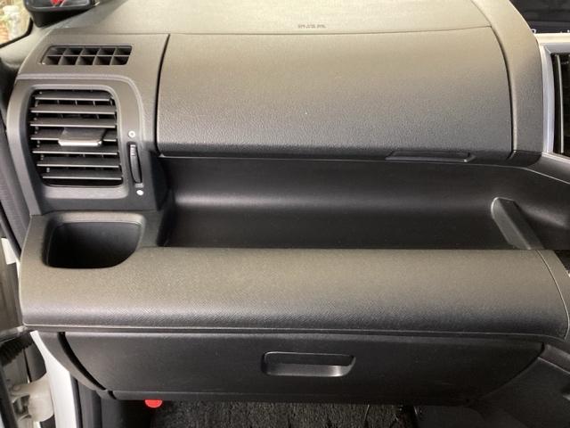 ステップワゴンスパーダ Ｚ　ナビ　フルセグ　リアカメラ　横滑防止　エアロ　イモビ　スマキー　地デジＴＶ　バックモニタ－　３列シ－ト　キーフリー　パワーウィンド　ＥＴＣ付　エアコン　運転席助手席エアバック　エアバック　ＡＢＳ　ＰＳ（43枚目）