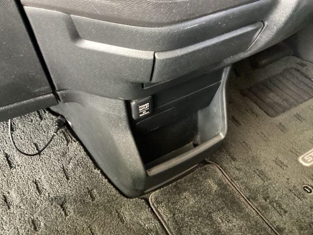 ステップワゴンスパーダ Ｚ　ナビ　フルセグ　リアカメラ　横滑防止　エアロ　イモビ　スマキー　地デジＴＶ　バックモニタ－　３列シ－ト　キーフリー　パワーウィンド　ＥＴＣ付　エアコン　運転席助手席エアバック　エアバック　ＡＢＳ　ＰＳ（44枚目）