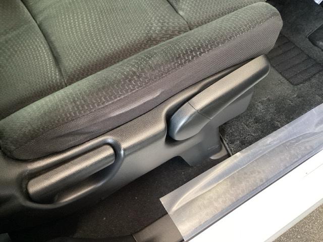 ステップワゴンスパーダ Ｚ　ナビ　フルセグ　リアカメラ　横滑防止　エアロ　イモビ　スマキー　地デジＴＶ　バックモニタ－　３列シ－ト　キーフリー　パワーウィンド　ＥＴＣ付　エアコン　運転席助手席エアバック　エアバック　ＡＢＳ　ＰＳ（49枚目）