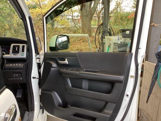 ステップワゴンスパーダ Ｚ　ナビ　フルセグ　リアカメラ　横滑防止　エアロ　イモビ　スマキー　地デジＴＶ　バックモニタ－　３列シ－ト　キーフリー　パワーウィンド　ＥＴＣ付　エアコン　運転席助手席エアバック　エアバック　ＡＢＳ　ＰＳ（50枚目）