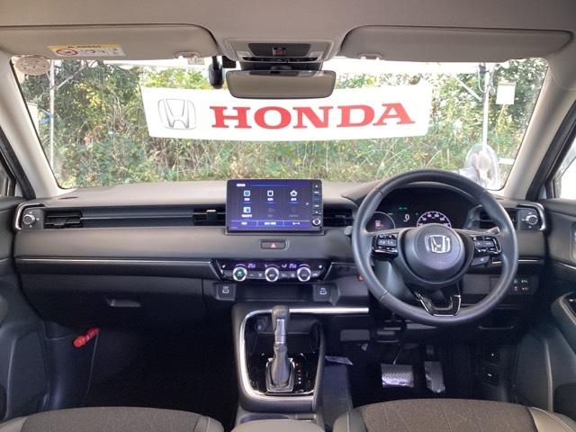 ヴェゼル ｅ：ＨＥＶＺ　メモリーナビ　ドラレコ　リアカメラ　ＥＴＣ　衝突回避支援ブレーキ機能　スマキ　Ｐトランク　フルオートエアコン　Ｄレコ　エアバッグ　両席エアバック　Ｒカメ　記録簿付　パワーウィンドウ　ＬＥＤランプ（2枚目）