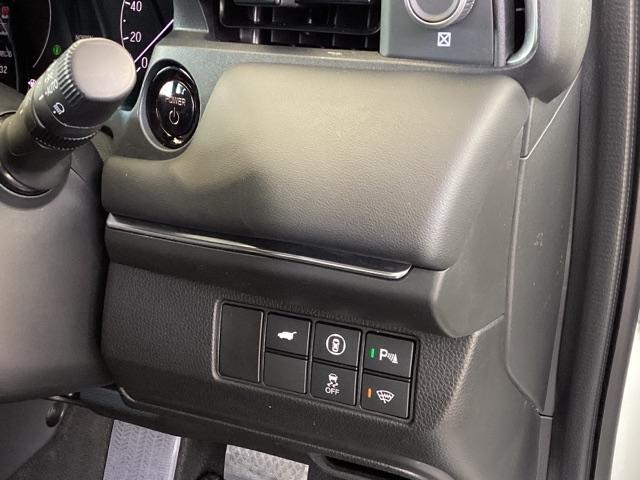 ヴェゼル ｅ：ＨＥＶＺ　メモリーナビ　ドラレコ　リアカメラ　ＥＴＣ　衝突回避支援ブレーキ機能　スマキ　Ｐトランク　フルオートエアコン　Ｄレコ　エアバッグ　両席エアバック　Ｒカメ　記録簿付　パワーウィンドウ　ＬＥＤランプ（15枚目）