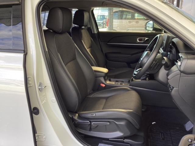 ヴェゼル ｅ：ＨＥＶＺ　メモリーナビ　ドラレコ　リアカメラ　ＥＴＣ　衝突回避支援ブレーキ機能　スマキ　Ｐトランク　フルオートエアコン　Ｄレコ　エアバッグ　両席エアバック　Ｒカメ　記録簿付　パワーウィンドウ　ＬＥＤランプ（18枚目）