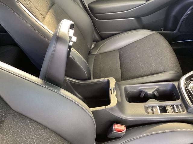 ヴェゼル ｅ：ＨＥＶＺ　メモリーナビ　ドラレコ　リアカメラ　ＥＴＣ　衝突回避支援ブレーキ機能　スマキ　Ｐトランク　フルオートエアコン　Ｄレコ　エアバッグ　両席エアバック　Ｒカメ　記録簿付　パワーウィンドウ　ＬＥＤランプ（33枚目）