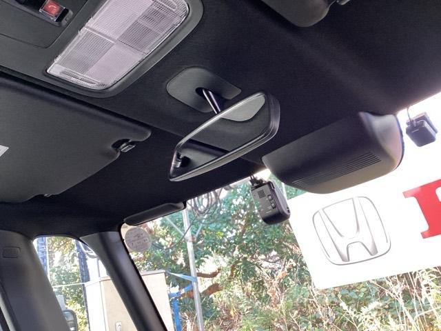 N-BOXカスタム ベースグレード メモリーナビ ドラレコ ETC リアカメラ USB接続 CMBS Dレコ ベンチシート オートエアコン スマートキ LED 盗難防止装置 クルコン バックカメラ フルセグTV パワーステアリング(11枚目)