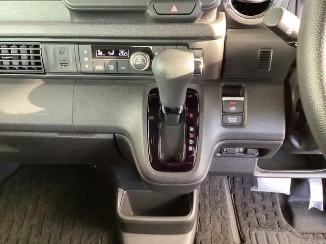 N-BOXカスタム ベースグレード メモリーナビ ドラレコ ETC リアカメラ USB接続 CMBS Dレコ ベンチシート オートエアコン スマートキ LED 盗難防止装置 クルコン バックカメラ フルセグTV パワーステアリング(14枚目)