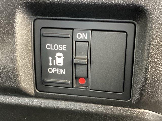 N-BOXカスタム ベースグレード メモリーナビ ドラレコ ETC リアカメラ USB接続 CMBS Dレコ ベンチシート オートエアコン スマートキ LED 盗難防止装置 クルコン バックカメラ フルセグTV パワーステアリング(42枚目)