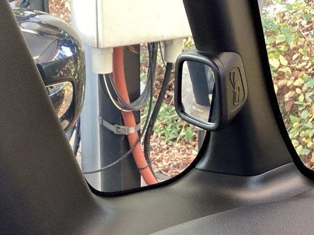 N-BOXカスタム ベースグレード メモリーナビ ドラレコ ETC リアカメラ USB接続 CMBS Dレコ ベンチシート オートエアコン スマートキ LED 盗難防止装置 クルコン バックカメラ フルセグTV パワーステアリング(50枚目)