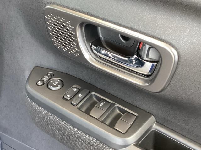 N-BOXカスタム ベースグレード メモリーナビ ドラレコ ETC リアカメラ USB接続 CMBS Dレコ ベンチシート オートエアコン スマートキ LED 盗難防止装置 クルコン バックカメラ フルセグTV パワーステアリング(51枚目)