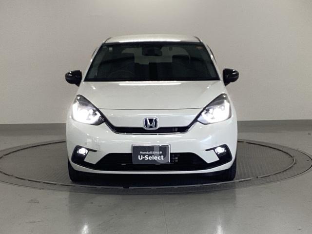 フィット e:HEVホーム20周年特別仕様車カーサ 純正ナビ フルセグ リアカメラ DVD シートヒーター 横滑り防止装置 ETC LEDヘッドライト スマキー オートクルーズコントロール サイドエアバック 盗難防止システム アイドリングストップ(6枚目)