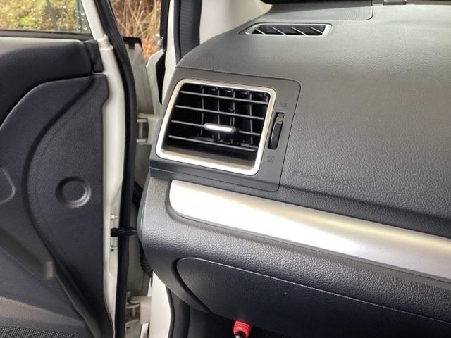 インプレッサスポーツ １．６ｉ－Ｓアイサイト　ナビ　フルセグ　リアカメラ　アクセスキー　Ａストップ　エアバッグ　衝突軽減ブレーキ　ＡＡＣ　ＶＤＣ　４ＷＤ　オートクルーズコントロール　助手席エアバック　キーレス　盗難防止システム　ＡＢＳ　Ｂモニタ（40枚目）