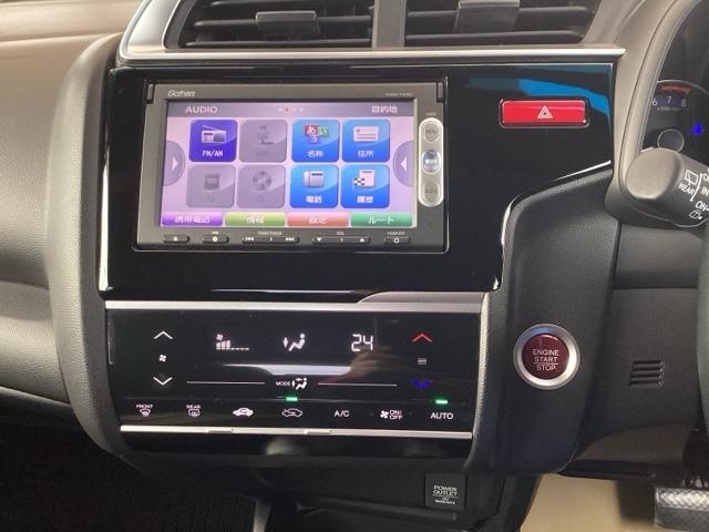 フィット １３Ｇ・Ｌパッケージ　軽減ブレーキ　盗難警報装置　Ｂカメ　Ｓキー　フルオートエアコン　リモコンキー　サイドＳＲＳ　横滑り防止機能　エアバック　ＥＴＣ付き　ドラレコ　パワーウィンド　Ｗエアバッグ　ＡＢＳ（2枚目）