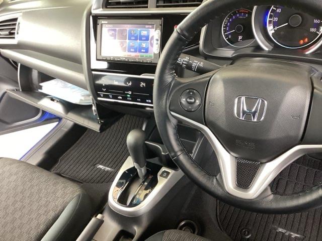 フィット １３Ｇ・Ｌパッケージ　軽減ブレーキ　盗難警報装置　Ｂカメ　Ｓキー　フルオートエアコン　リモコンキー　サイドＳＲＳ　横滑り防止機能　エアバック　ＥＴＣ付き　ドラレコ　パワーウィンド　Ｗエアバッグ　ＡＢＳ（15枚目）