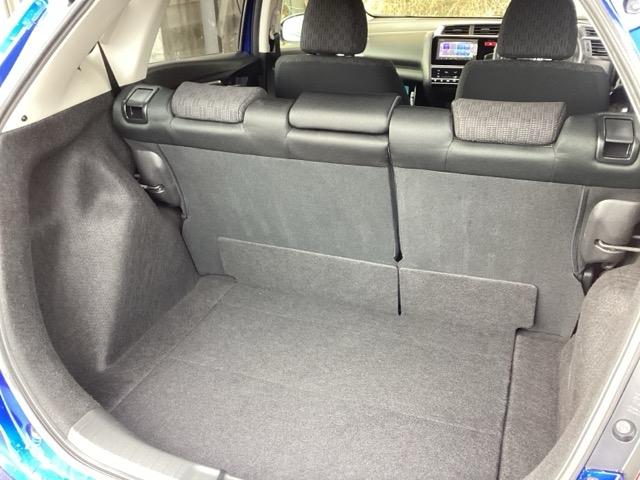 フィット １３Ｇ・Ｌパッケージ　軽減ブレーキ　盗難警報装置　Ｂカメ　Ｓキー　フルオートエアコン　リモコンキー　サイドＳＲＳ　横滑り防止機能　エアバック　ＥＴＣ付き　ドラレコ　パワーウィンド　Ｗエアバッグ　ＡＢＳ（24枚目）