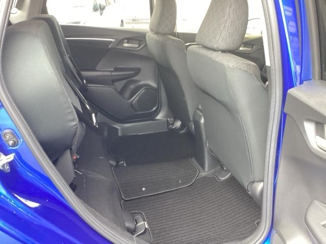 フィット １３Ｇ・Ｌパッケージ　軽減ブレーキ　盗難警報装置　Ｂカメ　Ｓキー　フルオートエアコン　リモコンキー　サイドＳＲＳ　横滑り防止機能　エアバック　ＥＴＣ付き　ドラレコ　パワーウィンド　Ｗエアバッグ　ＡＢＳ（27枚目）