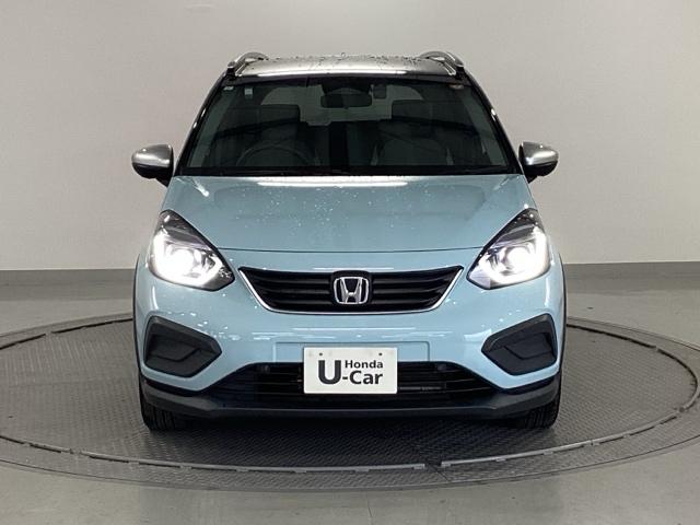 フィット クロスター　純正メモリーナビ　リアカメラ　ＥＴＣ　パーキングセンサー　地デジ　Ｂカメ　スマートキ　ナビＴＶ　Ａストップ　ＵＳＢ　カーテンエアバッグ　クルーズコントロール　オートエアコン　パワステ　記録簿　ＶＳＡ（6枚目）