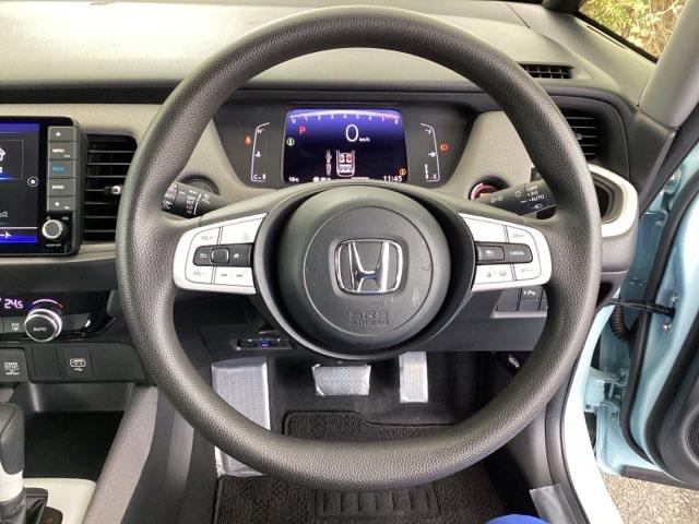 フィット クロスター　純正メモリーナビ　リアカメラ　ＥＴＣ　パーキングセンサー　地デジ　Ｂカメ　スマートキ　ナビＴＶ　Ａストップ　ＵＳＢ　カーテンエアバッグ　クルーズコントロール　オートエアコン　パワステ　記録簿　ＶＳＡ（14枚目）