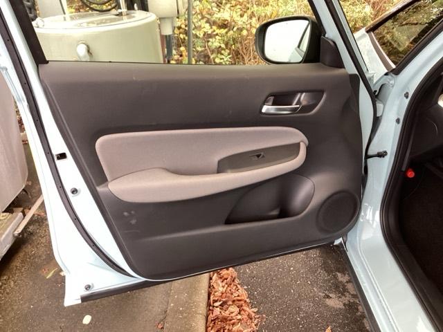 フィット クロスター　純正メモリーナビ　リアカメラ　ＥＴＣ　パーキングセンサー　地デジ　Ｂカメ　スマートキ　ナビＴＶ　Ａストップ　ＵＳＢ　カーテンエアバッグ　クルーズコントロール　オートエアコン　パワステ　記録簿　ＶＳＡ（34枚目）