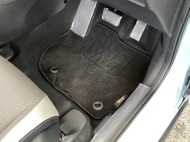 フィット クロスター　純正メモリーナビ　リアカメラ　ＥＴＣ　パーキングセンサー　地デジ　Ｂカメ　スマートキ　ナビＴＶ　Ａストップ　ＵＳＢ　カーテンエアバッグ　クルーズコントロール　オートエアコン　パワステ　記録簿　ＶＳＡ（55枚目）