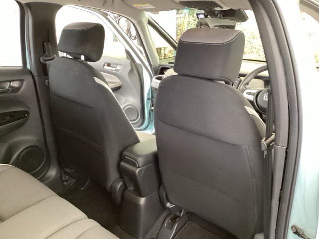 フィット クロスター　純正メモリーナビ　リアカメラ　ＥＴＣ　パーキングセンサー　地デジ　Ｂカメ　スマートキ　ナビＴＶ　Ａストップ　ＵＳＢ　カーテンエアバッグ　クルーズコントロール　オートエアコン　パワステ　記録簿　ＶＳＡ（60枚目）