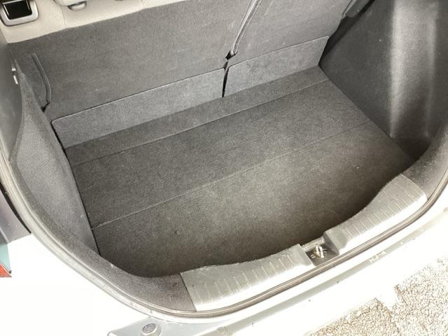 フィット クロスター　純正メモリーナビ　リアカメラ　ＥＴＣ　パーキングセンサー　地デジ　Ｂカメ　スマートキ　ナビＴＶ　Ａストップ　ＵＳＢ　カーテンエアバッグ　クルーズコントロール　オートエアコン　パワステ　記録簿　ＶＳＡ（67枚目）