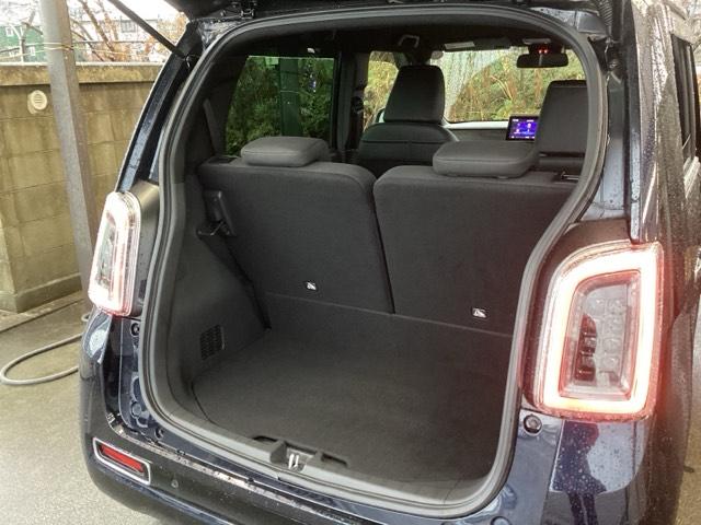 �R���p�N�g�{�f�B�[�Ȃ̂ɁA�׎��͂���ȂɍL�X�I��������ו����ς߂܂���B