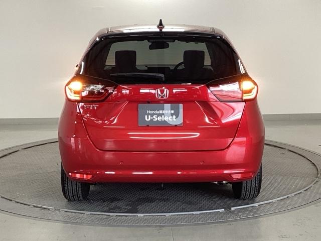 フィット ホーム　純正ナビ　ＬＥＤヘッドライト　衝突軽減　リアカメラ　ソナー　ＵＳＢ接続　ＡＡＣ　横滑り防止機能　サイドエアバック　オートライト　ＬＥＤライト　クルーズコントロール　パワーウィンドウ　スマキー　ＡＢＳ（9枚目）