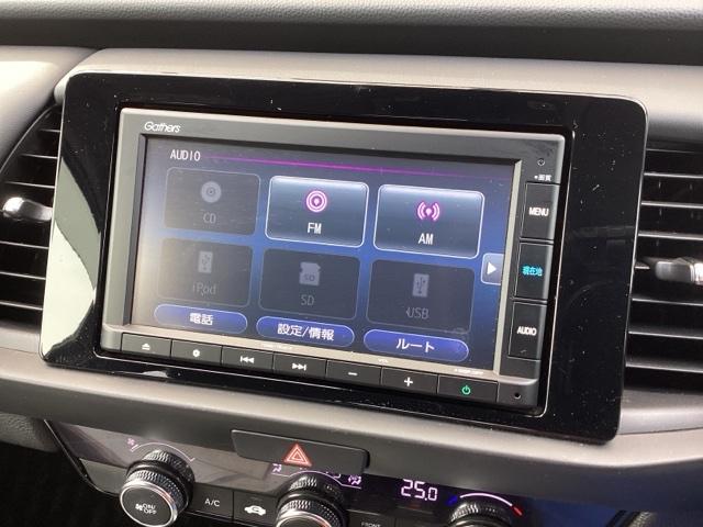 フィット ホーム　純正ナビ　ＬＥＤヘッドライト　衝突軽減　リアカメラ　ソナー　ＵＳＢ接続　ＡＡＣ　横滑り防止機能　サイドエアバック　オートライト　ＬＥＤライト　クルーズコントロール　パワーウィンドウ　スマキー　ＡＢＳ（11枚目）