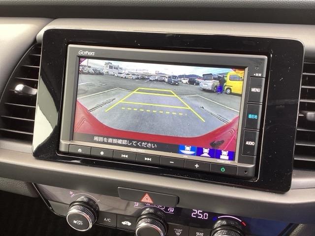 フィット ホーム　純正ナビ　ＬＥＤヘッドライト　衝突軽減　リアカメラ　ソナー　ＵＳＢ接続　ＡＡＣ　横滑り防止機能　サイドエアバック　オートライト　ＬＥＤライト　クルーズコントロール　パワーウィンドウ　スマキー　ＡＢＳ（12枚目）