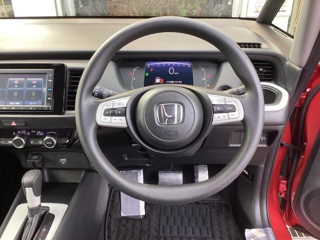 フィット ホーム　純正ナビ　ＬＥＤヘッドライト　衝突軽減　リアカメラ　ソナー　ＵＳＢ接続　ＡＡＣ　横滑り防止機能　サイドエアバック　オートライト　ＬＥＤライト　クルーズコントロール　パワーウィンドウ　スマキー　ＡＢＳ（18枚目）