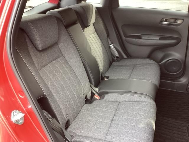 フィット ホーム　純正ナビ　ＬＥＤヘッドライト　衝突軽減　リアカメラ　ソナー　ＵＳＢ接続　ＡＡＣ　横滑り防止機能　サイドエアバック　オートライト　ＬＥＤライト　クルーズコントロール　パワーウィンドウ　スマキー　ＡＢＳ（20枚目）