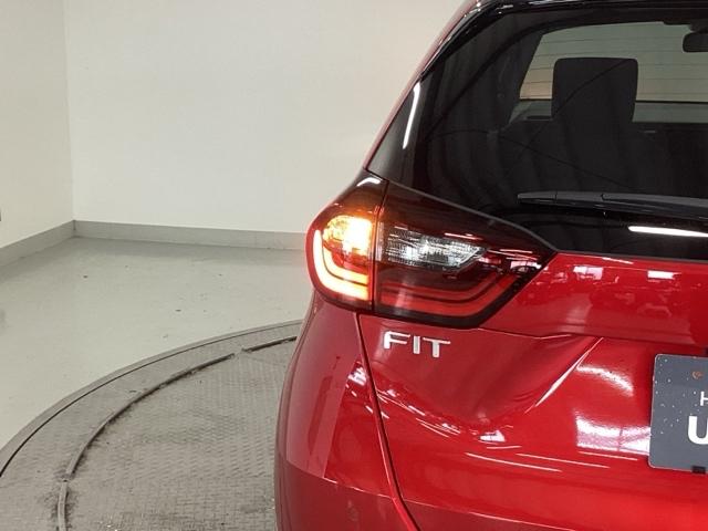 フィット ホーム　純正ナビ　ＬＥＤヘッドライト　衝突軽減　リアカメラ　ソナー　ＵＳＢ接続　ＡＡＣ　横滑り防止機能　サイドエアバック　オートライト　ＬＥＤライト　クルーズコントロール　パワーウィンドウ　スマキー　ＡＢＳ（34枚目）