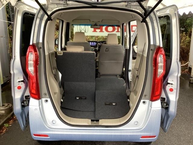 �Z���^�[���C�A�E�g�R���^���N�Ȃ̂ŁA���A�V�[�g�͑����܂Ŏ��[�ł��A���Q�b�W�X�y�[�X�̓t���b�g�ōL����܂��B