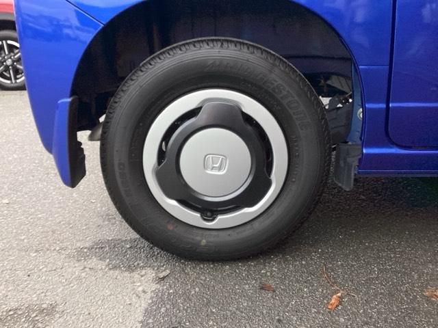 �X�`�[���z�C�[���ɂ́A�z�C�[���g�����i�z�C�[���J�o�[�j���t���Ă��܂��B