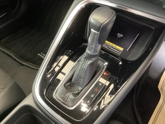 ヴェゼル e:HEVZ 純正ナビ フルセグ リアカメラ 衝突回避支援ブレーキ機能 スマキ Pトランク フルオートエアコン Dレコ エアバッグ 両席エアバック Rカメ パワーウィンドウ LEDランプ ソナー クルーズC USB(14枚目)