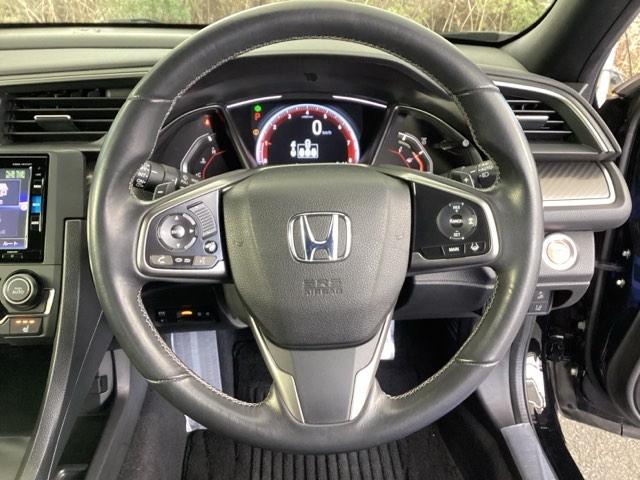 ��ɂȂ��ފ��o�̃X�e�A�����O�ł��B�����S�n�A�f�U�C�����A���쐫�ɂ���������A�C�e���ł��B