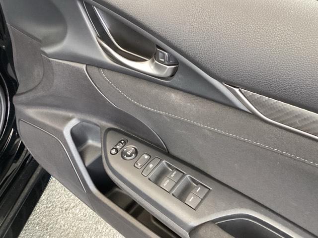 �y�p���[�E�B���h�E�X�C�b�`�z�����^�b�`�ŁA�p���[�E�C���h�E��h�A�~���[�𑀍�ł��܂��B